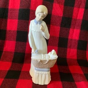 Tengra Mother with Baby in Basket